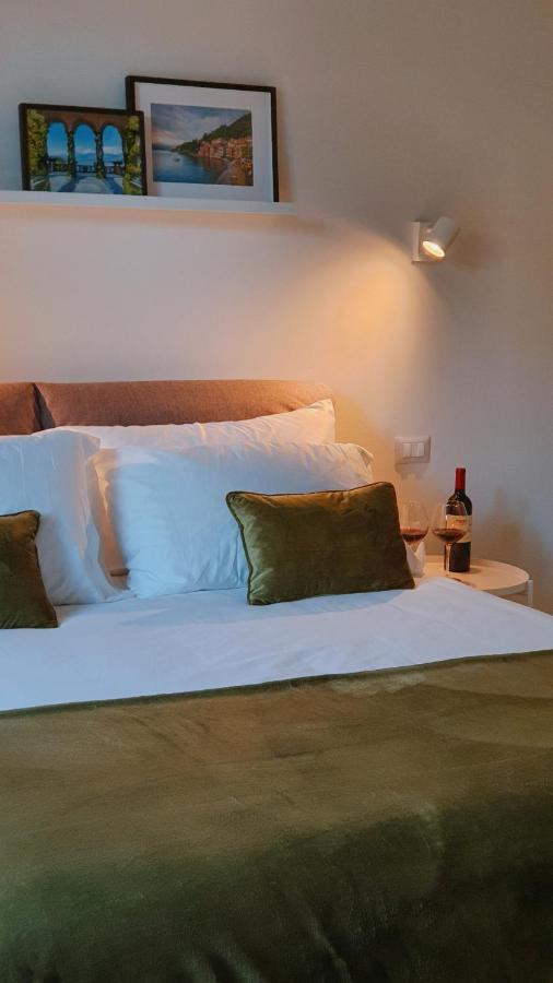 Foscolo 9 Room - Breakfast Como Eksteriør bilde
